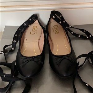 Circus by Sam Edelman wrap flats